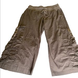 Super comfy cropped boho capris